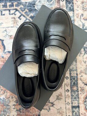(LIKE NEW) Quince Italian Black Leather Lugsole Loafers